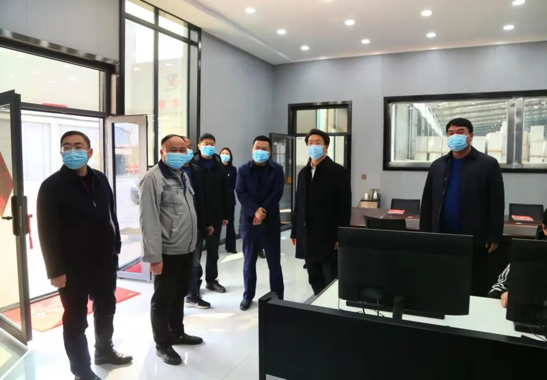 新密市市委副書記、市長程洋調(diào)研新密市正興耐火材料有限公司，送服務(wù)強(qiáng)信心，沖刺首季“開門紅”！(圖1)